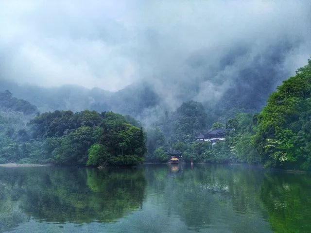 ——张旭(唐代)《山行留客》